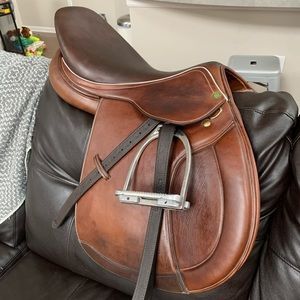 HDR Pro Concept 17.5” Saddle